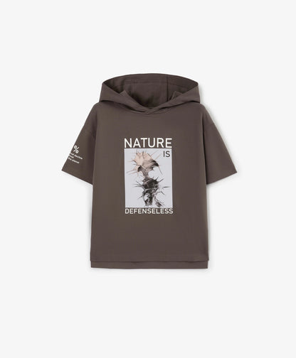 Gulliver Brown hooded T-shirt for boys in a relaxed oversized fit, made of organic cotton with a print
